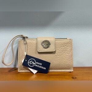 WHITE MOUNTAIN NWT Beige Snap Button Zipper Women's Vegan Leather Bi Fold Wallet